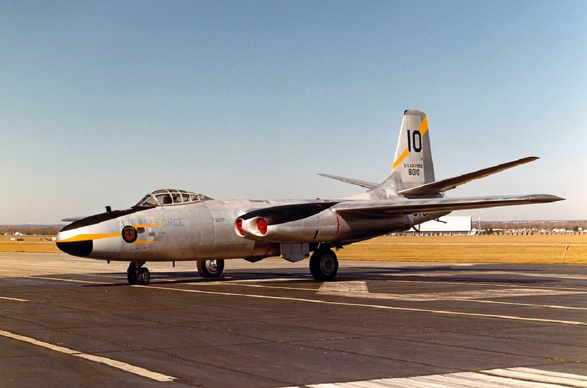 První Americký Tryskový Bombardér B-45 Tornado Měl Zničit Německo ...