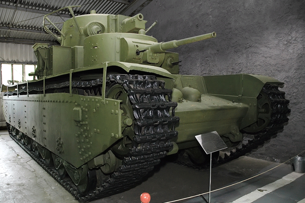 Tank T-35 vystavený v muzeu