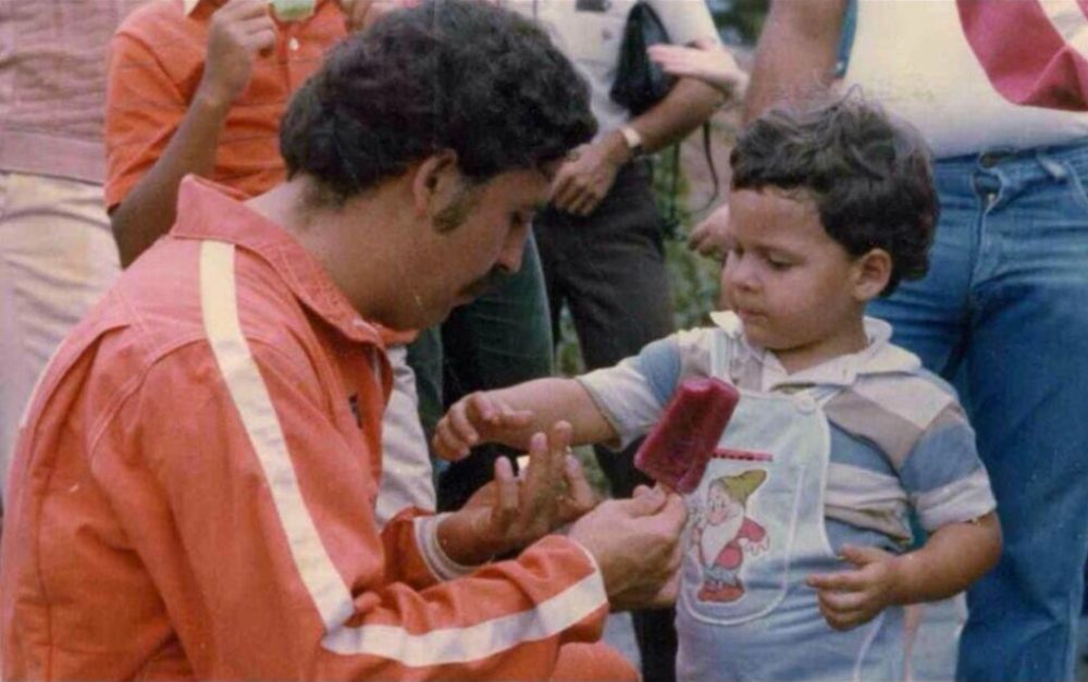 Escobar se svým synem