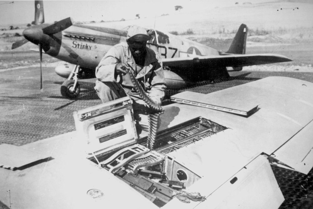 Oprava letadla P-51