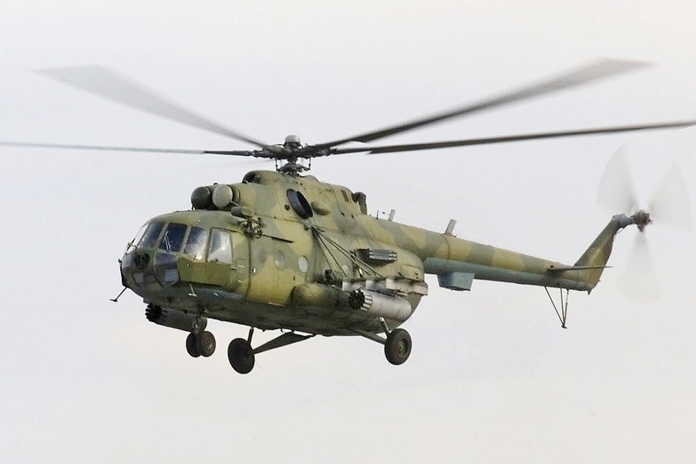 Vrtulník Mi-17 s raketami