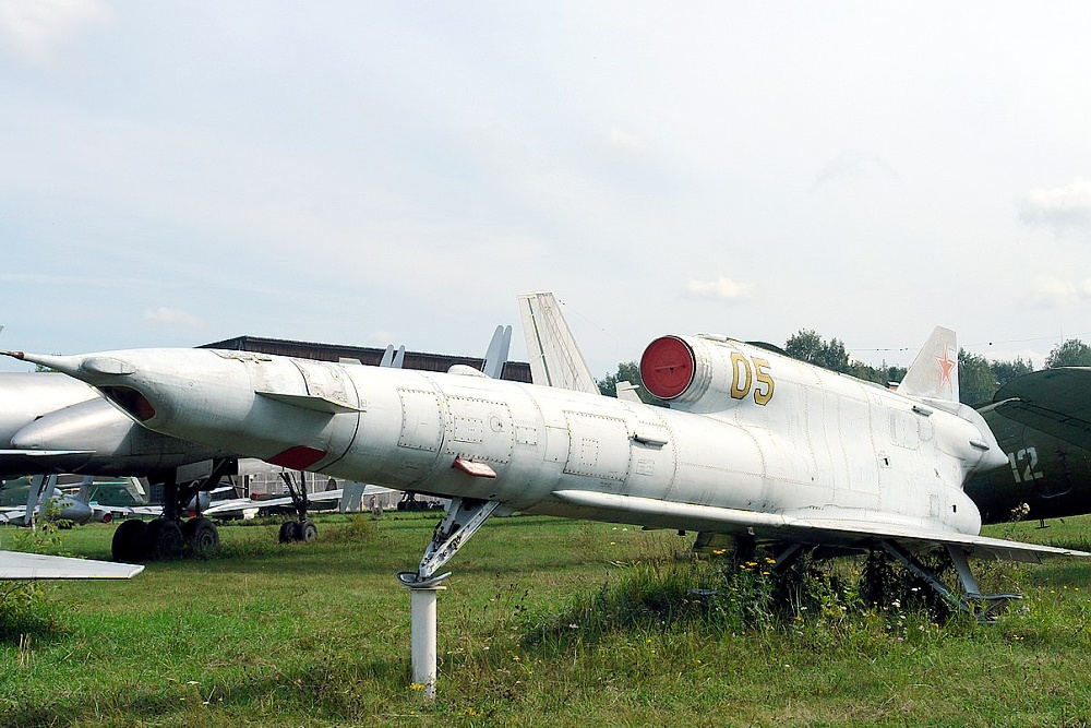Tu-141