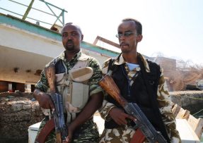 AK-47, piráti Jemenu
