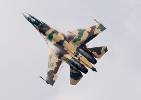 Su-35 v letu