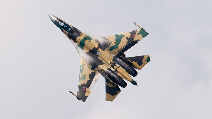 Su-35 v letu