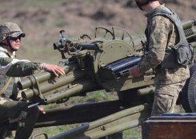 Ukrajinské dělostřelectvo, obsluha děla