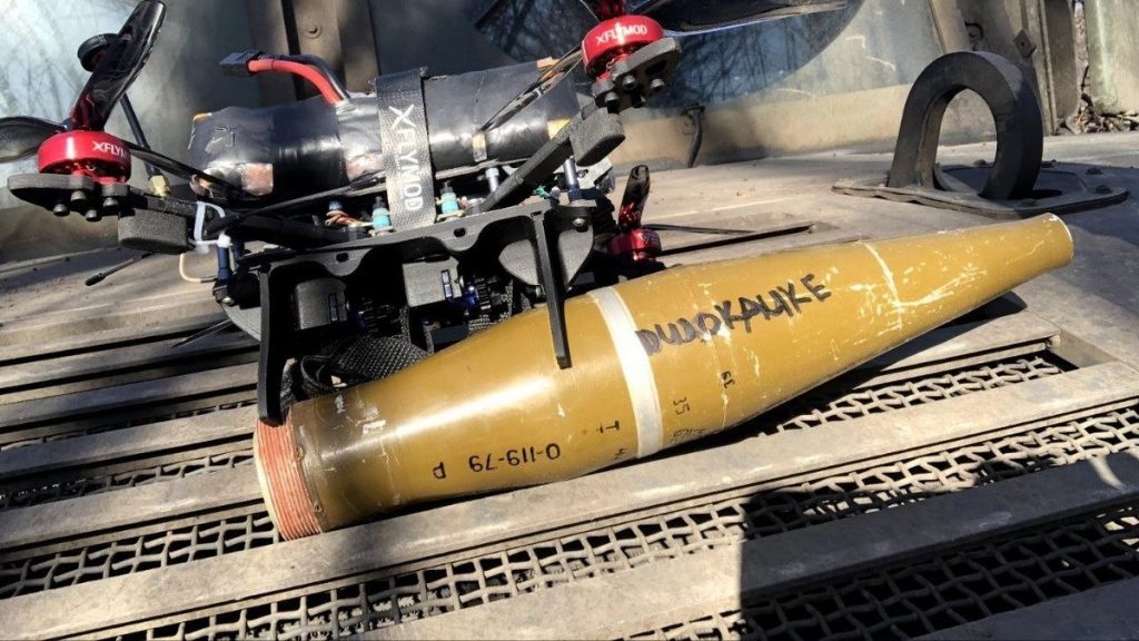 Ukrajinský MPV dron s RPG střelou