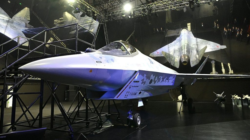 Maketa letounu Su-75 Checkmate