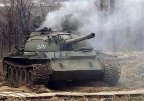 Zničený ruský tank, útok dronu