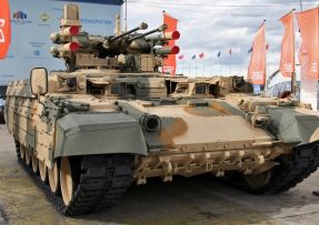 Ruské BMPT Terminator zničilo ukrajinský tank a BVP