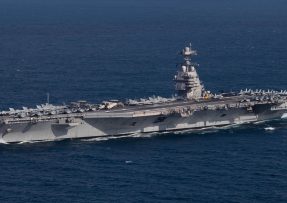 Letadlová loď USS Gerald R. Ford v Atlantiku