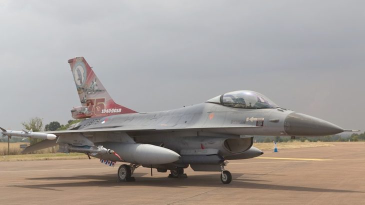 Pohled na sání motoru letounu F-16