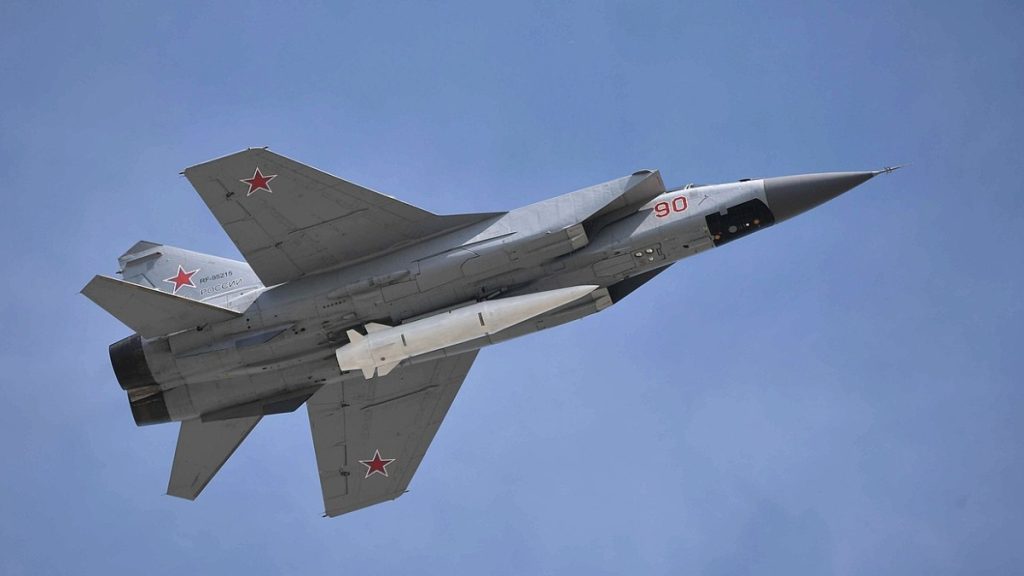 MiG-31 s Ch-47M2 Kinžal