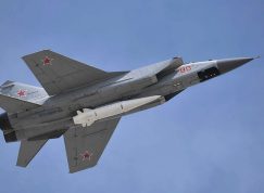 MiG-31 s Ch-47M2 Kinžal