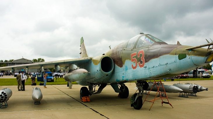 Bitevník Su-25 s ukázku výzbroje