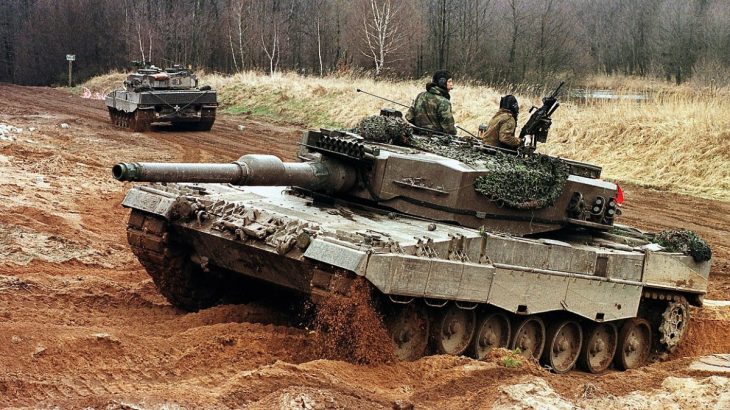 Tanky Leopard 2A4 na cvičišti