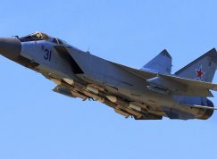 Ruská letou MiG-31 vyzbrojený střelami R-33