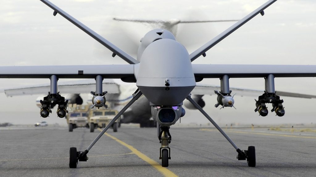 Americký dron MQ-9 Reaper na letišti