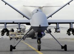 Americký dron MQ-9 Reaper na letišti