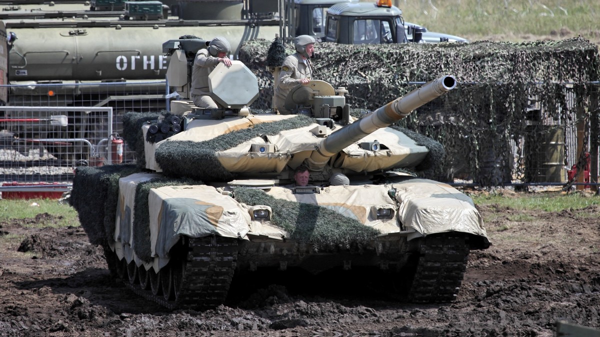 Tanc Rusesc Ruský tank T-90M Proryv-3 shořel na kostru po jediném zásahu