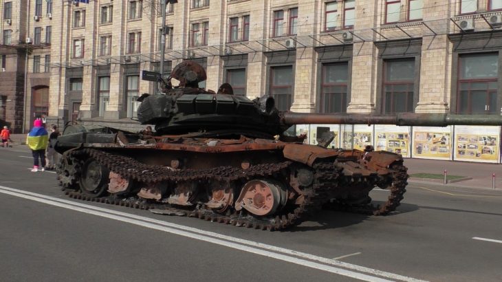 Zničený tank na Ukrajině