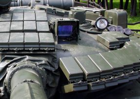 Pancéřování Kontankt-1 na tanku T-80BV