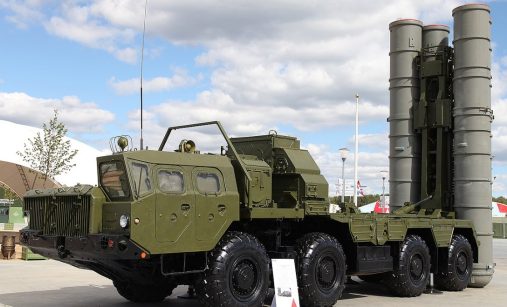 Odpalovací vozidlo systému S-400