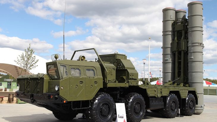 Odpalovací vozidlo systému S-400