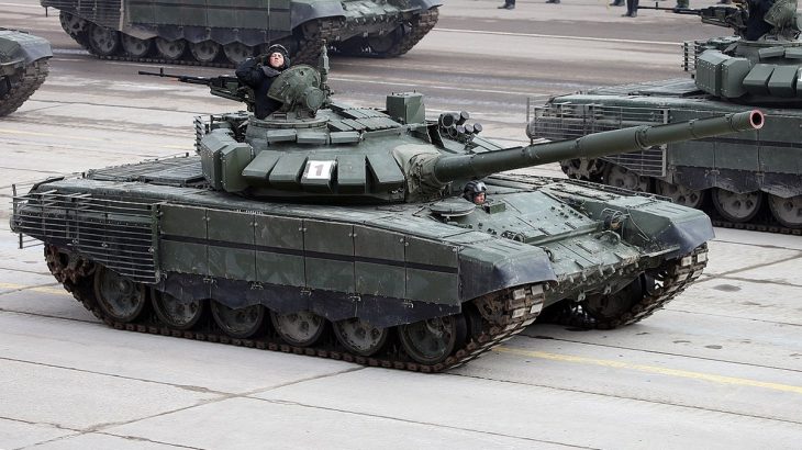 Ruský tank T-72B3M na přehlídce
