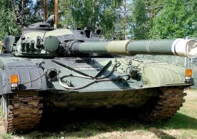 Vystavený tank T-72