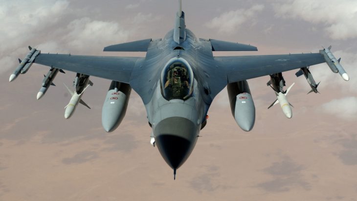 Letoun F-16 za letu