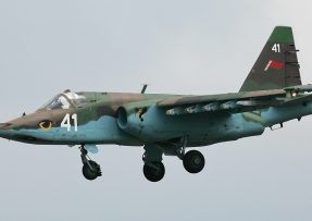 Suchoj Su-25 při přistání