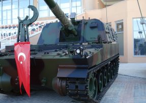 Turecká houfnice T-155 Firtina