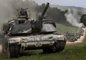 Americký hlavní bojový tank M1 Abrams