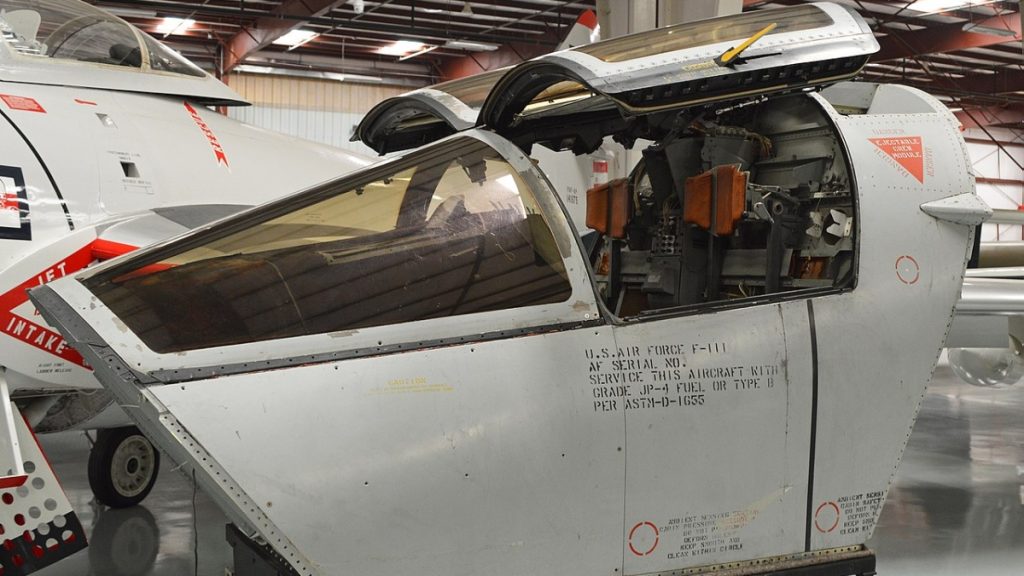 Vystřelovací kokpit letounu F-111 Aadvark