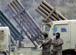 Bojovníci Hizballáhu s raketomety