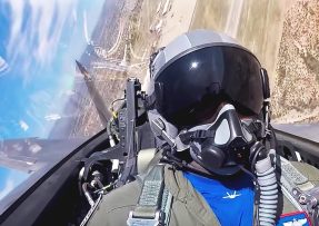 Pilot F-22 Raptor, pohled z kokpitu