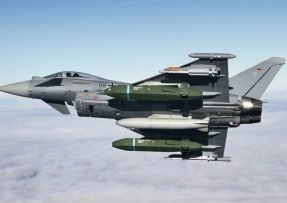Eurofighter Typhoon se střelami KEPD 350 Taurus