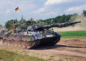 Tank Leopard 1A5 na poli