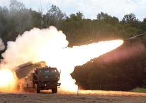Odpálení střely z M142 HIMARS