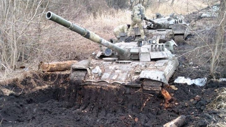 Tanky uvízlé v ukrajinské rasputici