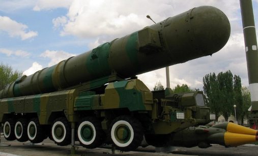Balistická raketa nesoucí hypersonický kluzák Avangard