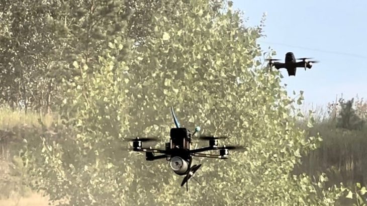 Sebevražedný dron s hlavicí