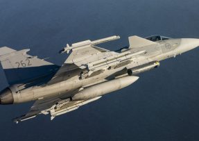 Jas-39 Gripen se střelami Meteor
