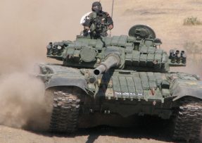 Tank T-72 na jízdy