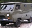 Vozidlo UAZ-452 se sněhovými řětězy