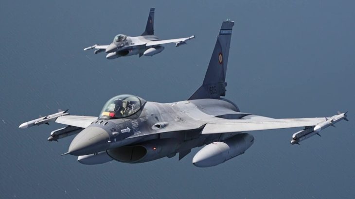 Dvojice rumunských F-16