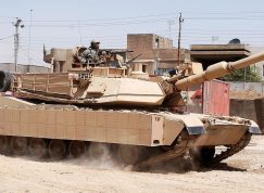 Tank M1 Abrams s reaktivním pancéřováním ARAT-1