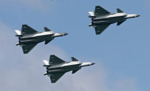 Formace letounů Chendu J-20