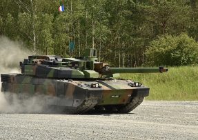 Tank Leclerc na cvičení